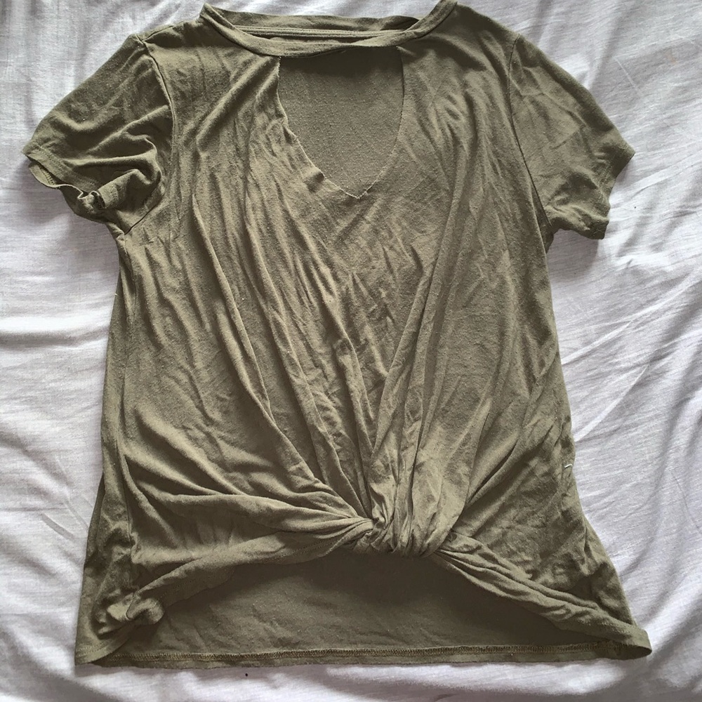 NEW V-neck knotted shirt